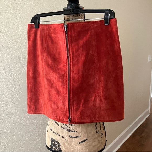 BLANK NYC suede skirt - Picture 3 of 11